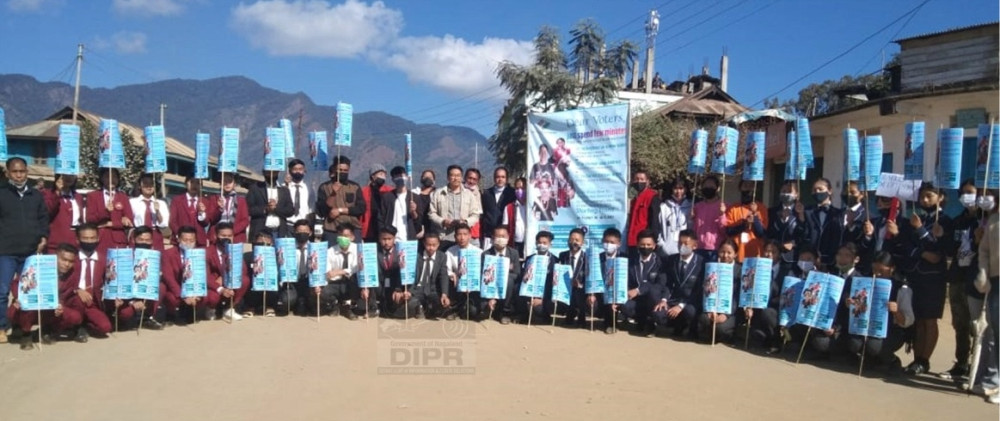 A Systematic Voters Education and Electoral Participation (SWEEP) awareness programme was jointly organised by District Administration and higher secondary schools of Meluri on November 29. Students of Government Higher Secondary School, Christian Mission School and St Xavier Higher Secondary School marched and gathered at the main traffic point and held a brief programme wherein Principal, SXHSS, Father Tommy highlighted on the importance of votes and how electing the right leader can bring enormous change to society. The three schools also presented a skit each on SVEEP. (DIPR Photo)